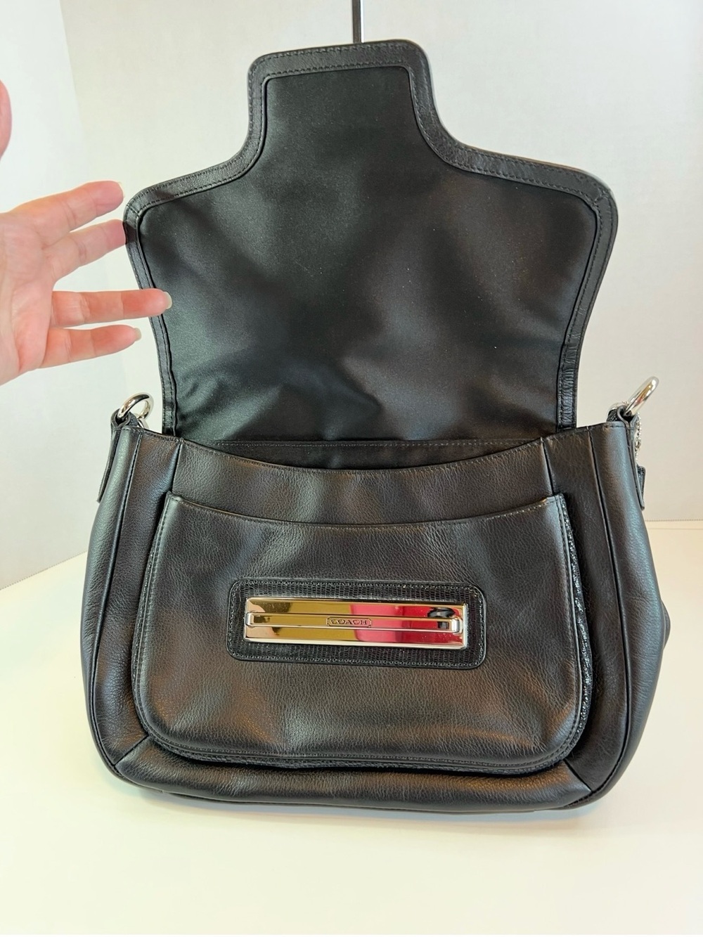Coach Taylor Black Leather Shoulder Bag w/COA - Picture 5 of 10